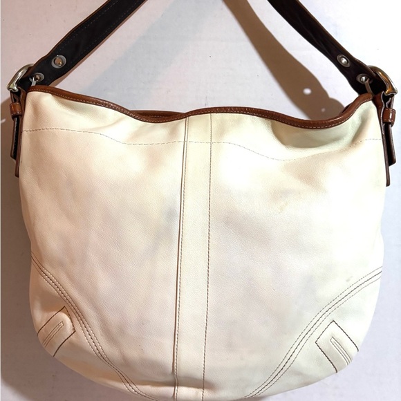 Coach vintage Elegant Cream/ brown Leather Shoulder Bag - Picture 3 of 10